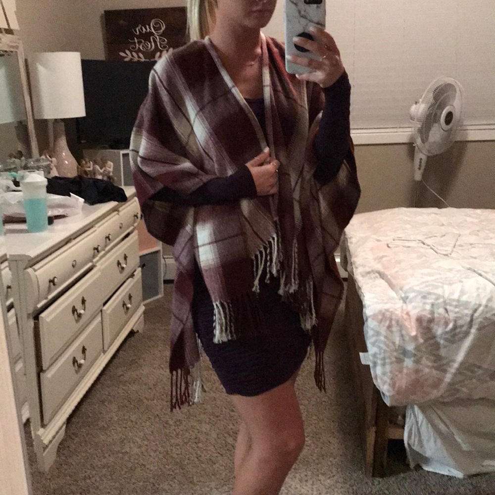 HCO Plaid poncho
